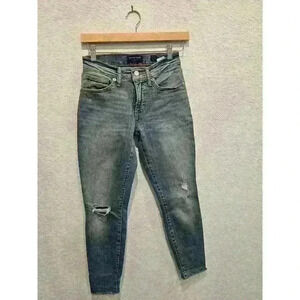 Lucky brand denim light fade wash. ANILE. Size 2/26. Mid Rise super skinny Ava.